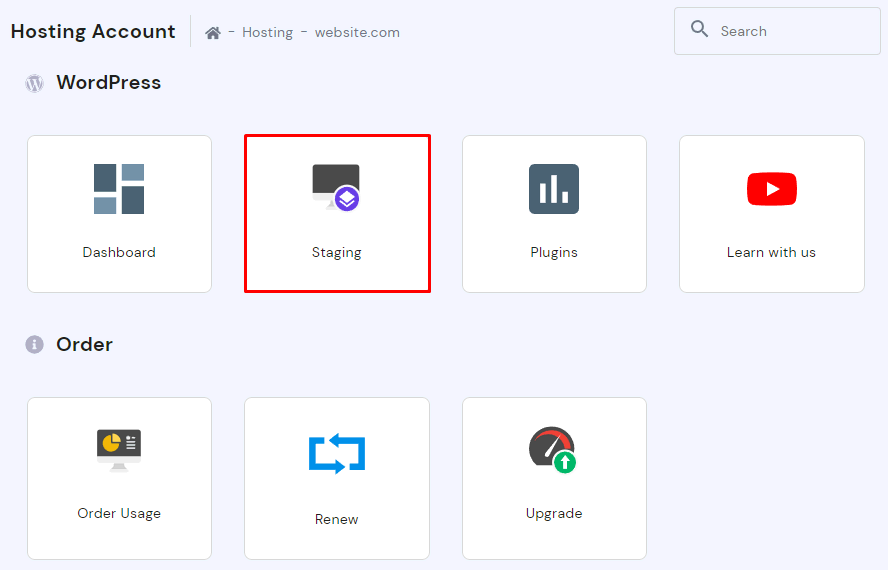 Sección de alojamiento de hPanel, destacando la opción Staging del menú de WordPress