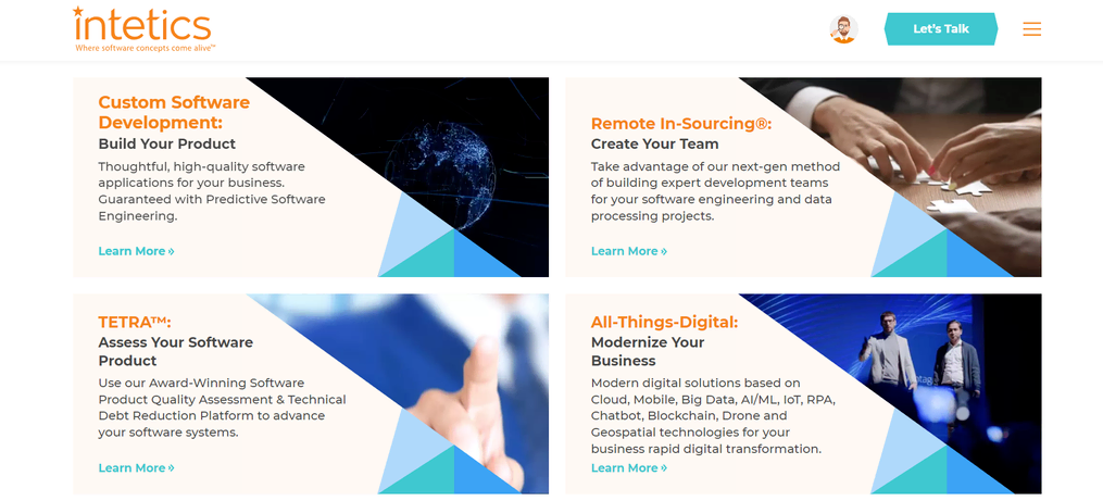 Sitio web de Intetics
