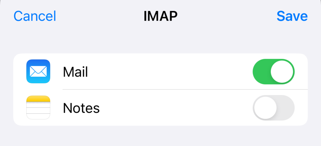 Der letzte Schritt der E-Mail-Einrichtung auf dem iPhone, der die Option zur Integration des Kontos in die Mail- und Notizen-Apps anzeigt