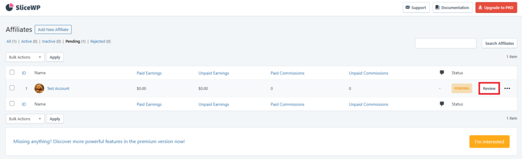 Die Schaltfl&auml;che &bdquo;Review&ldquo;, hervorgehoben im Men&uuml; &bdquo;Affiliate&ldquo; von SliceWP.