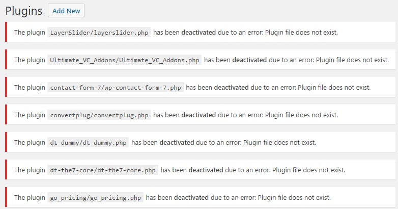 La sección Complementos en el área de administración de WordPress que muestra los complementos que faltan