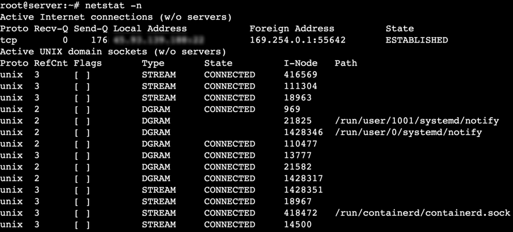 La salida del comando netstat -n muestra las conexiones en forma num&eacute;rica.