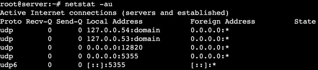La salida del comando netstat -au muestra las conexiones UDP activas.