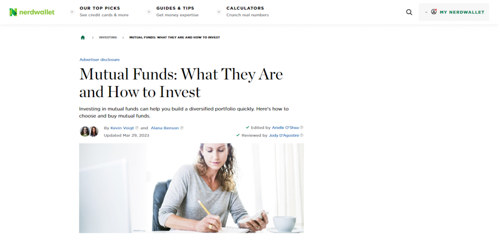 El art&iacute;culo &ldquo;Fondos mutuos: qu&eacute; son y c&oacute;mo invertir&rdquo; en el sitio web de NerdWallet