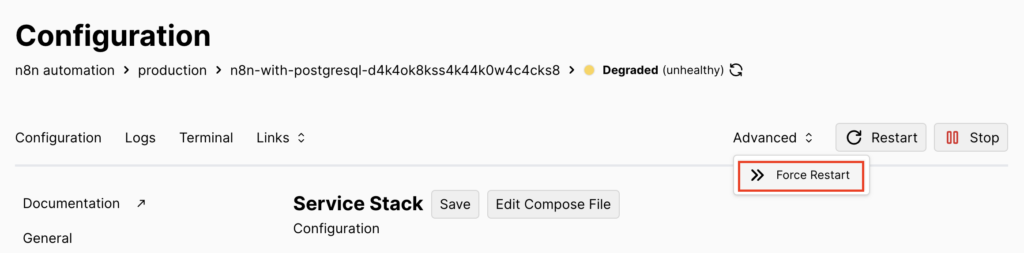 Le bouton (Redémarrage forcé) dans la page Production de Coolify