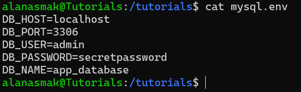 Exemple de fichier d&rsquo;environnement basique qui stocke les valeurs d&rsquo;une connexion &agrave; une base de donn&eacute;es MySQL.