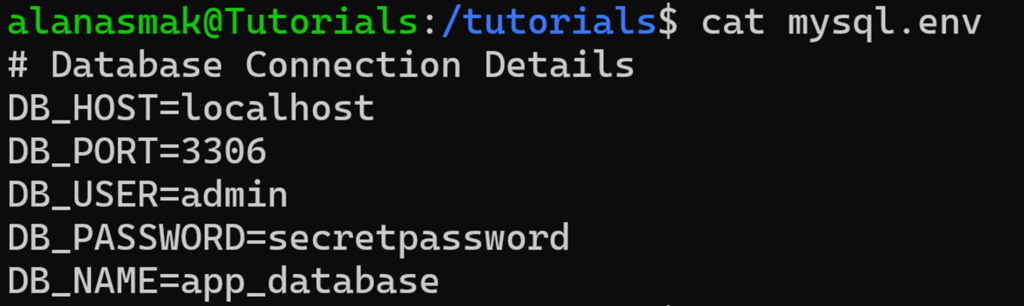 Exemple de fichier d&rsquo;environnement pour les informations de connexion &agrave; la base de donn&eacute;es MySQL, avec un commentaire en premi&egrave;re ligne.