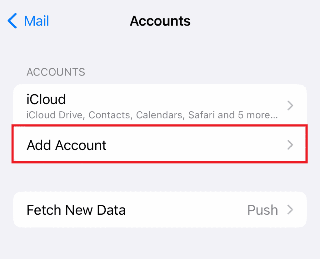 Interfaccia degli account di posta elettronica dell'iPhone che evidenzia l'opzione Aggiungi account