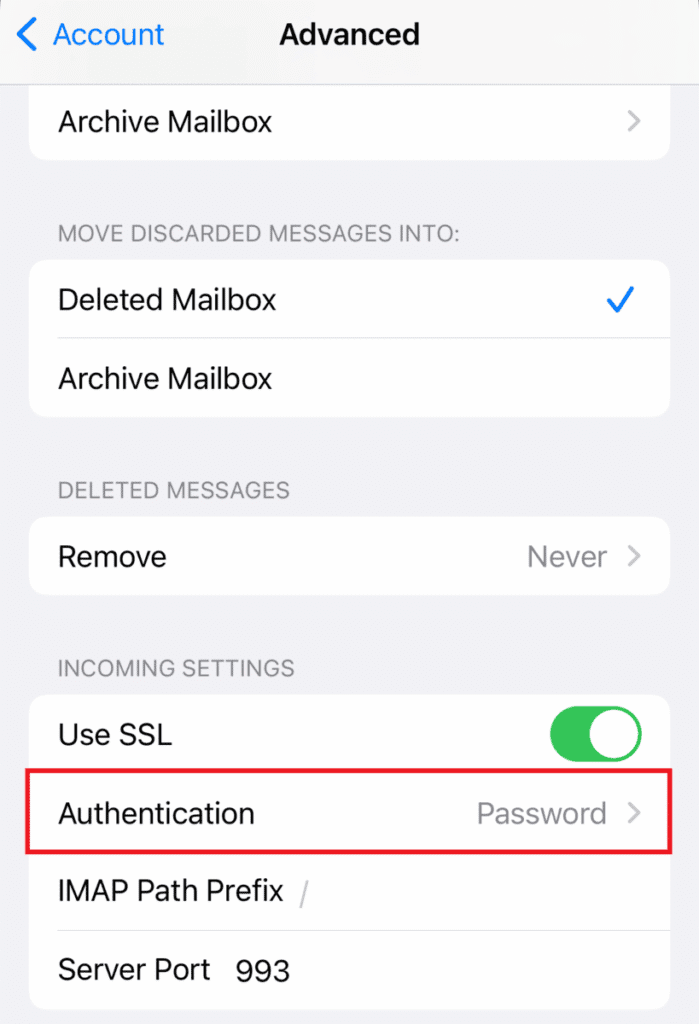 Il menu Avanzate nella pagina delle impostazioni di Mail con il metodo di autenticazione in evidenza