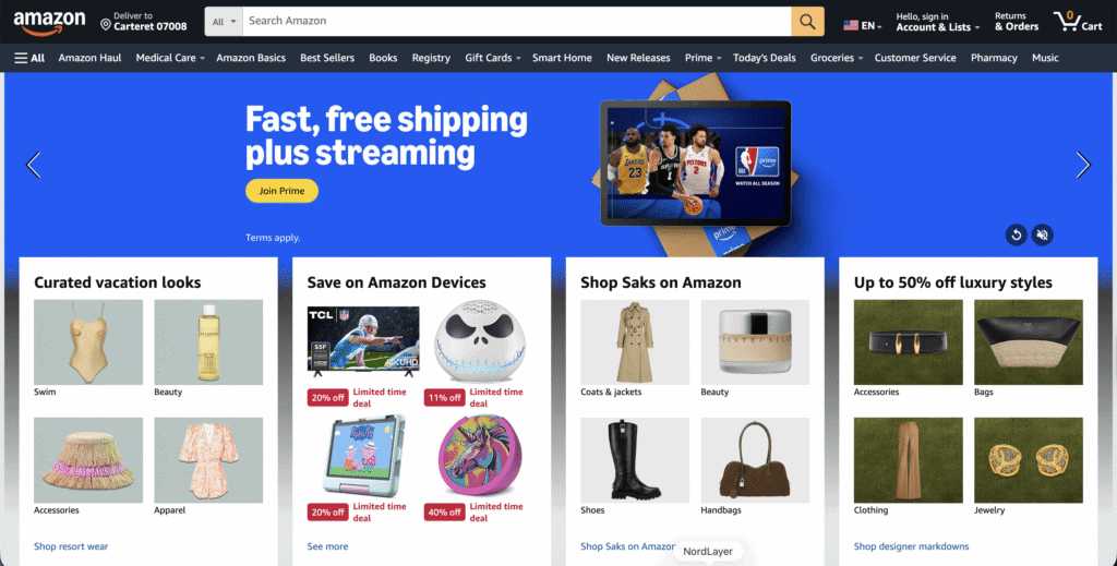 Homepage di Amazon che mette in evidenza le offerte Prime e le categorie di prodotto