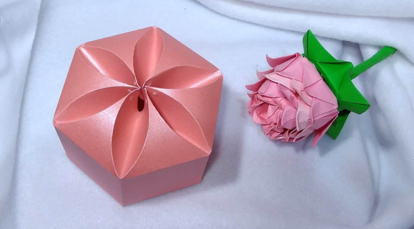 Picture of a flower gift box.